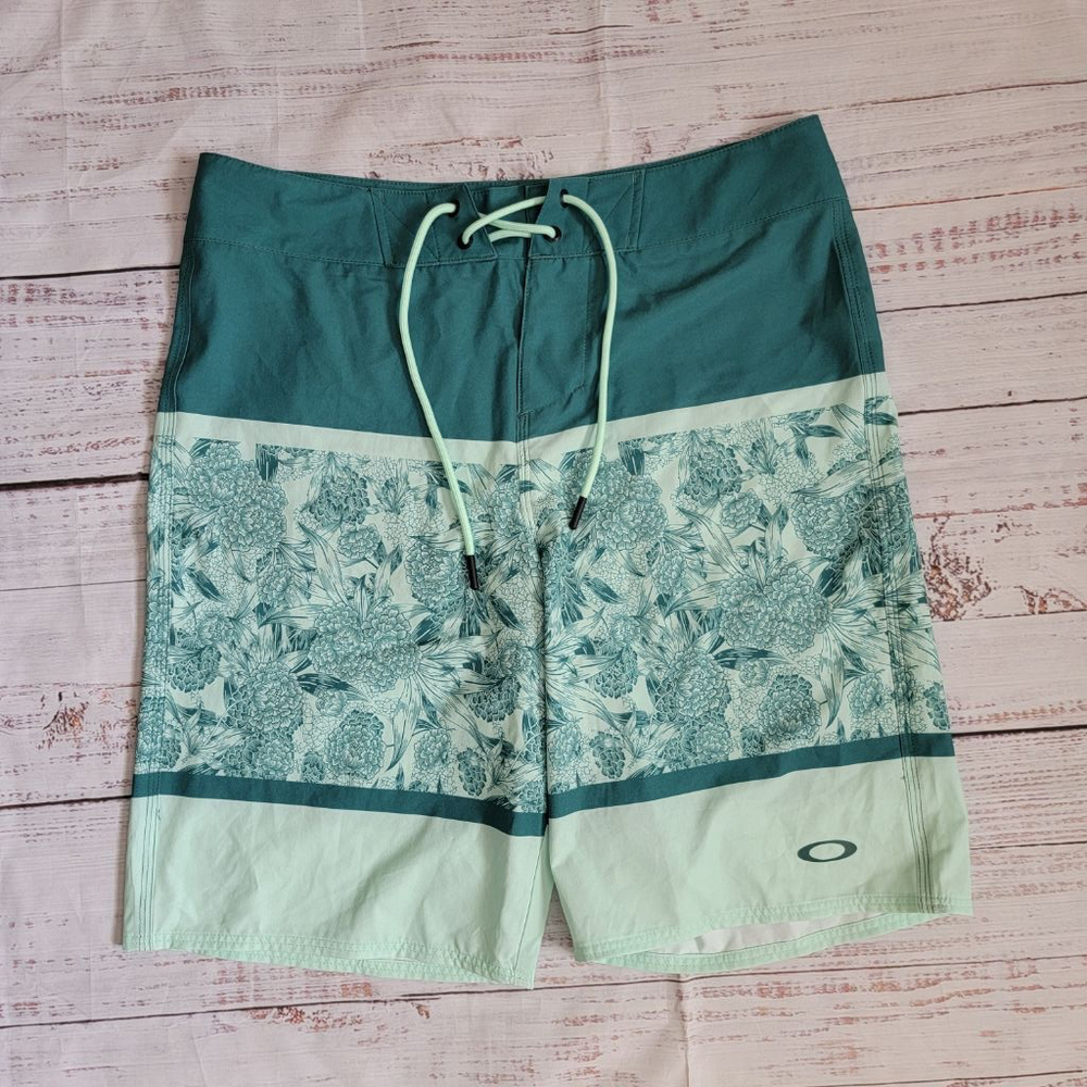 Oakley Performance Fit Hydrangea Teal Board Swim Surf Shorts US Mens 32